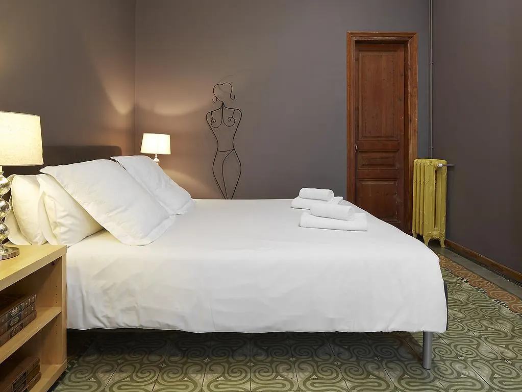 Fewdays Barcelona Apartments
